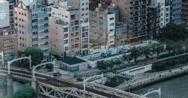 眼皮跳是吉是凶_右眼皮跳周一到周日