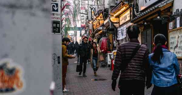 晚上右眼跳测吉凶大揭示